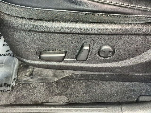 Used 2025 Black Kia S image 12