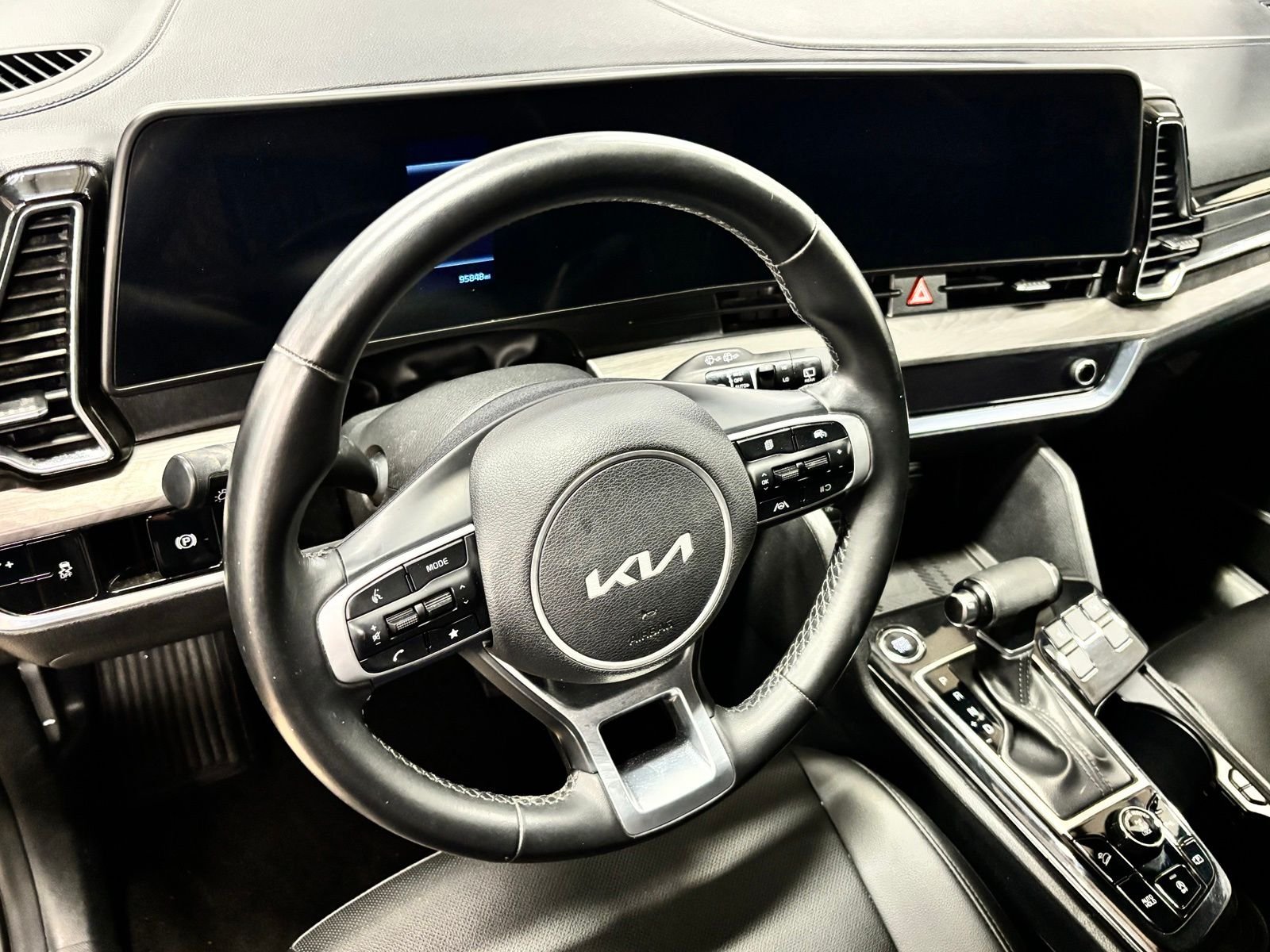Used 2023 Green Kia X-Line image 16