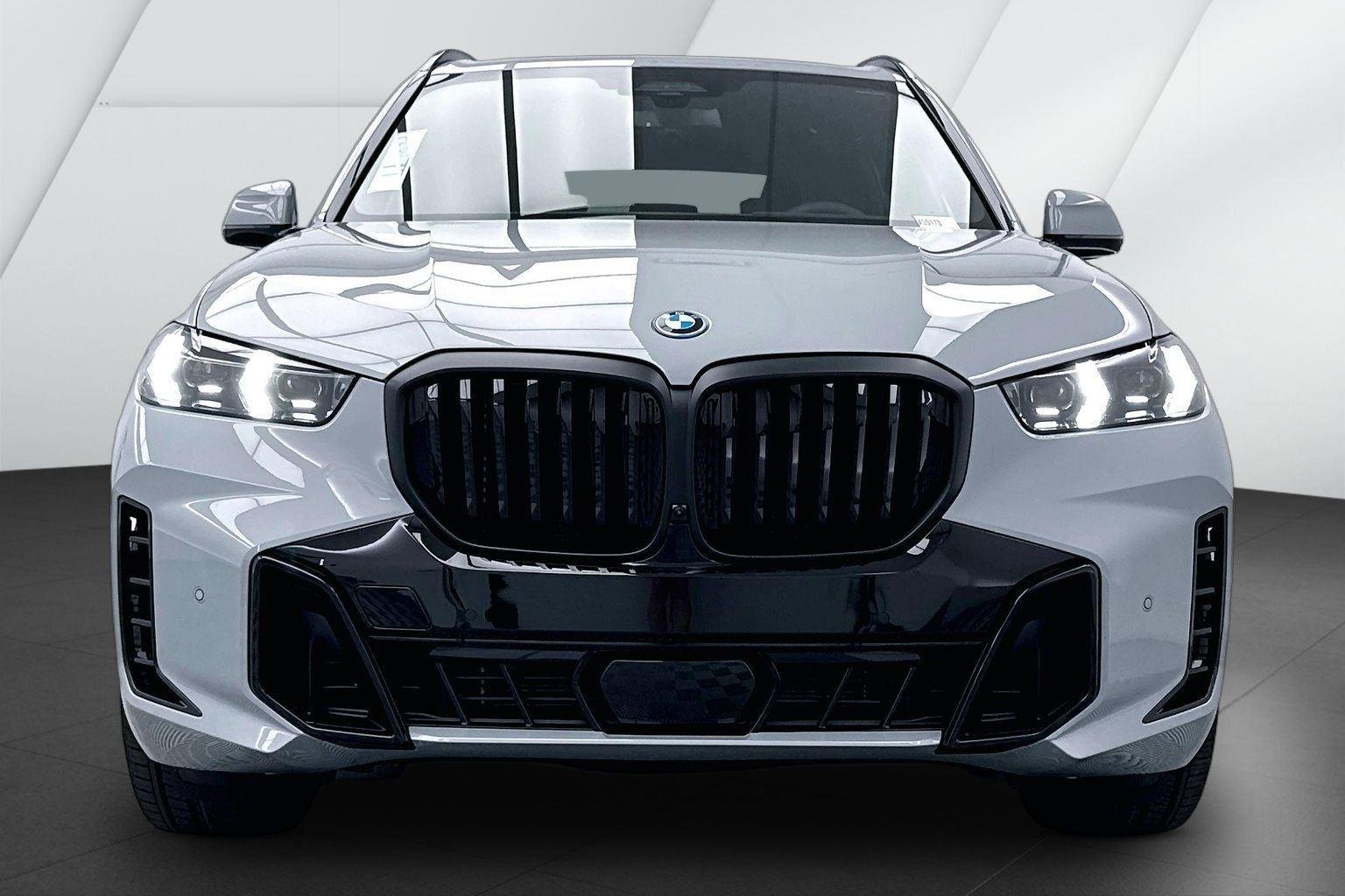 New 2026 Brooklyn Grey Metallic BMW xDrive50e image 2