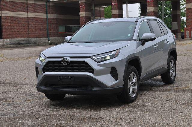 Certified Used 2025 SILVER SKY METALLIC Toyota  image 7