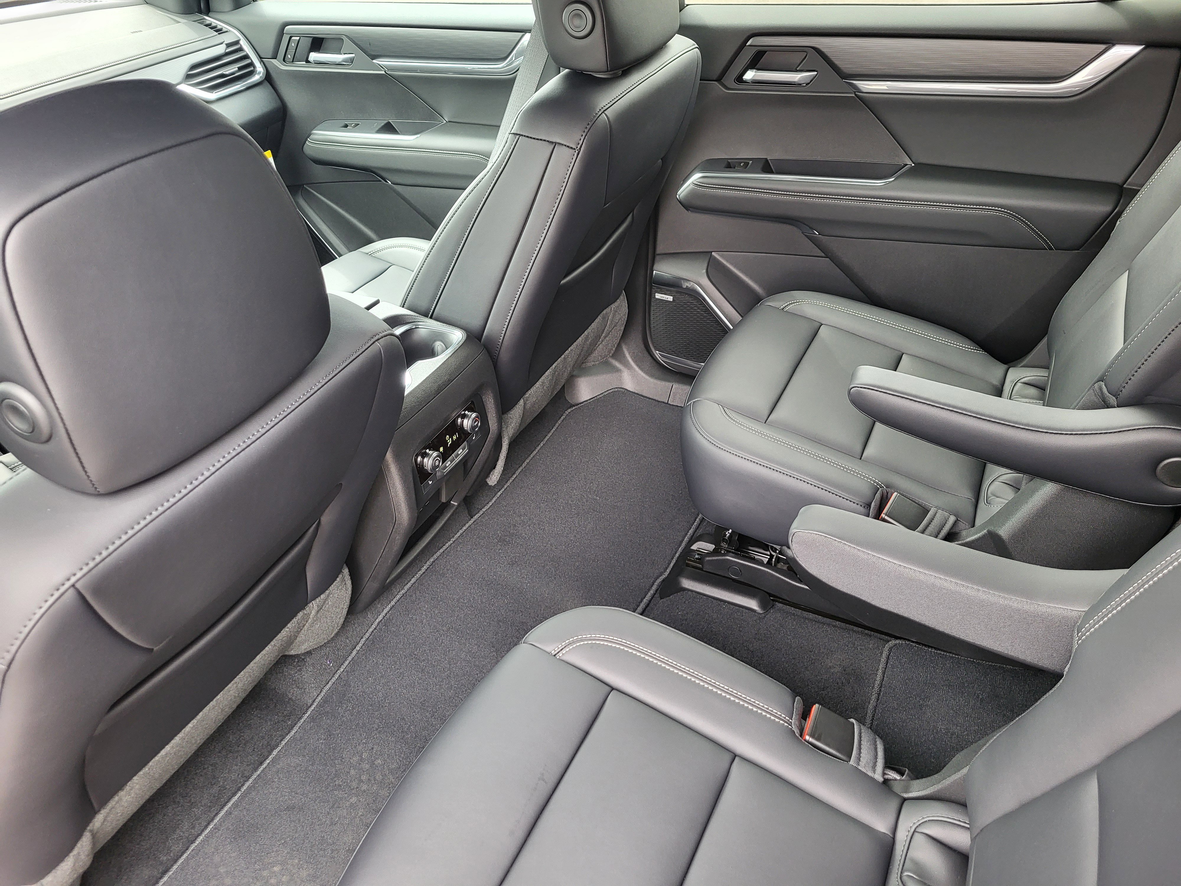 New 2026 Sterling Metallic GMC Elevation image 23