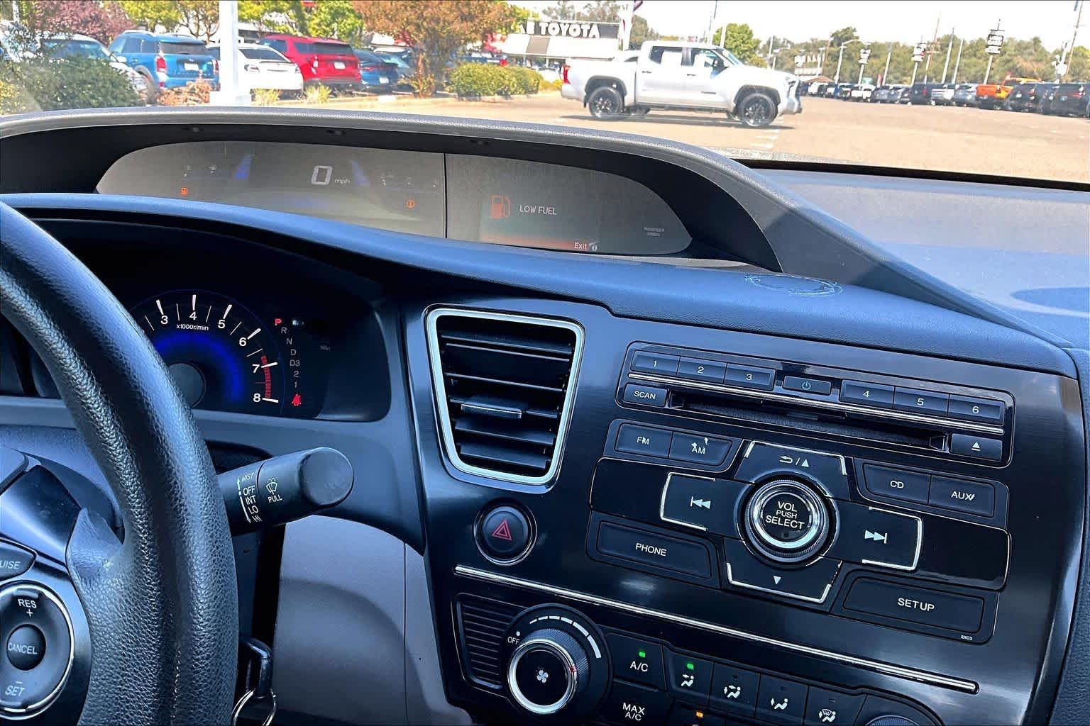 Used 2013 Alabaster Silver Metallic Honda LX image 35