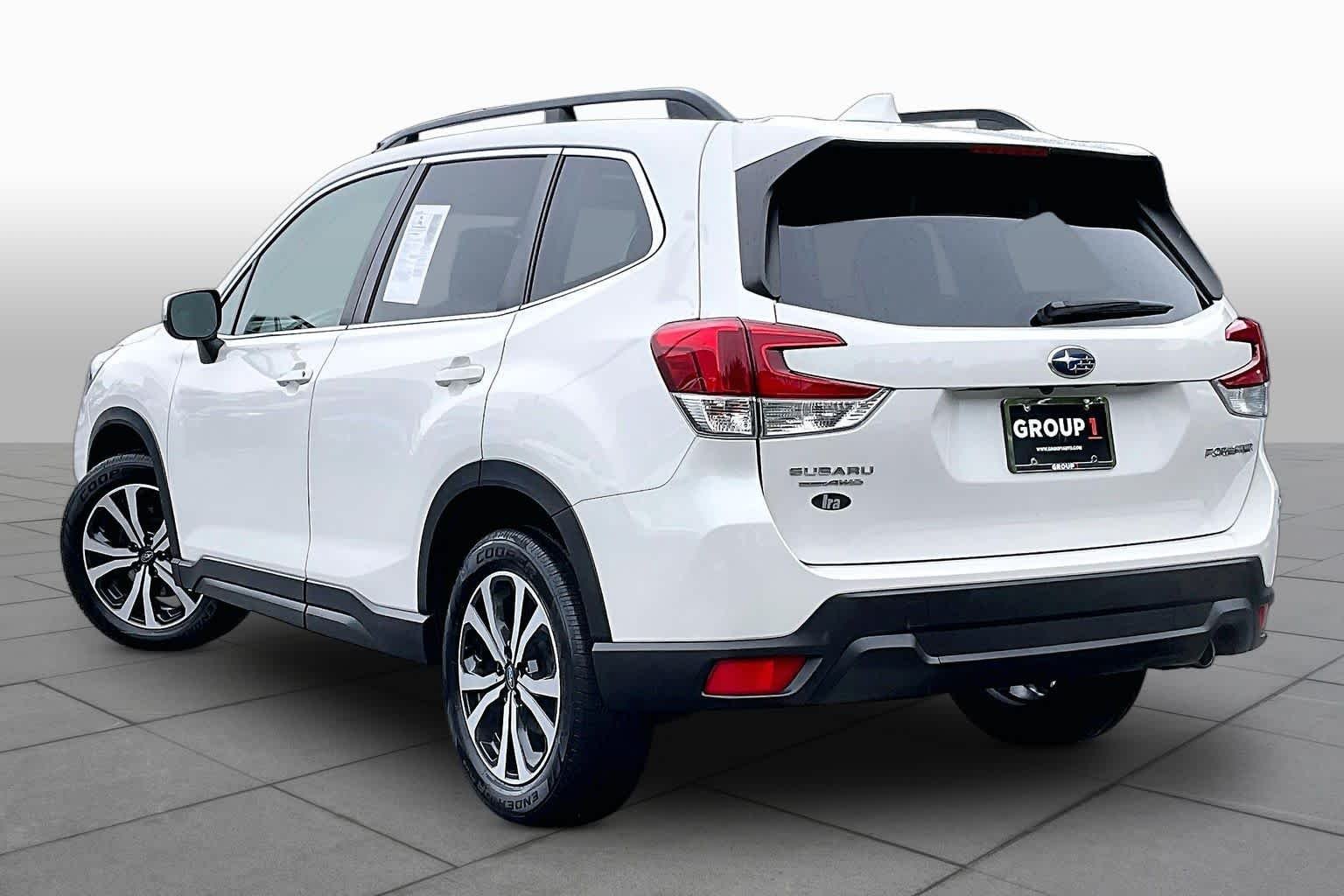 Used 2020 Crystal White Pearl Subaru Limited image 12