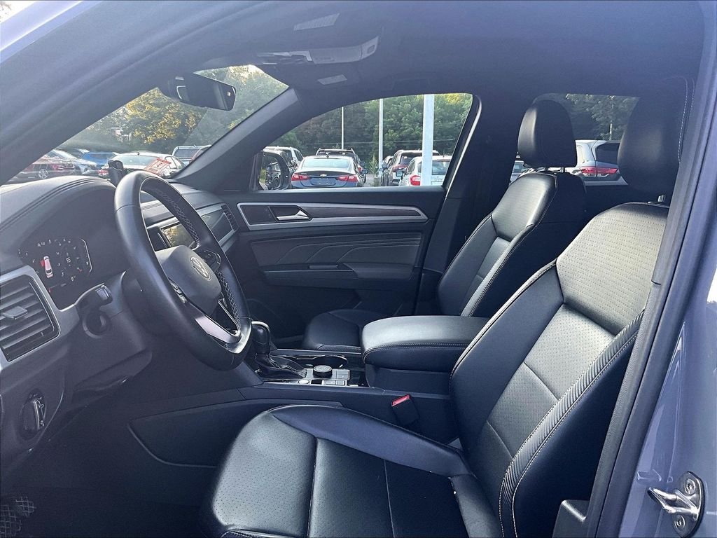 Used 2022 Gray Volkswagen 3.6L V6 SEL image 4