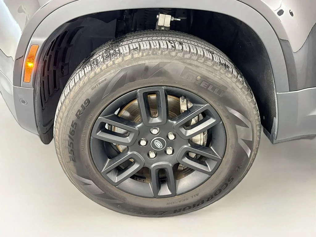 Used 2024 Black Land Rover S image 32