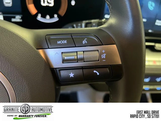 Used 2025 White Hyundai SEL image 33