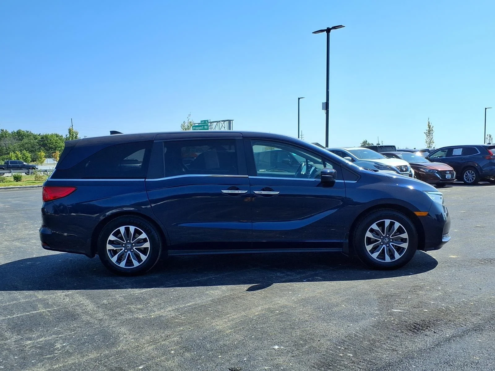 Used 2021 Obsidian Blue Pearl Honda  image 27