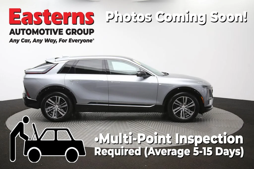 Used 2024 Silver Cadillac Luxury image 49