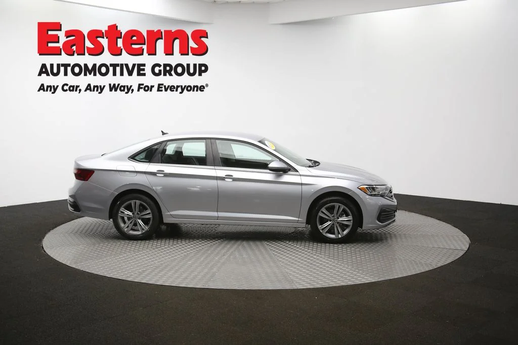 Used 2024 Silver Volkswagen 1.5T SE image 42