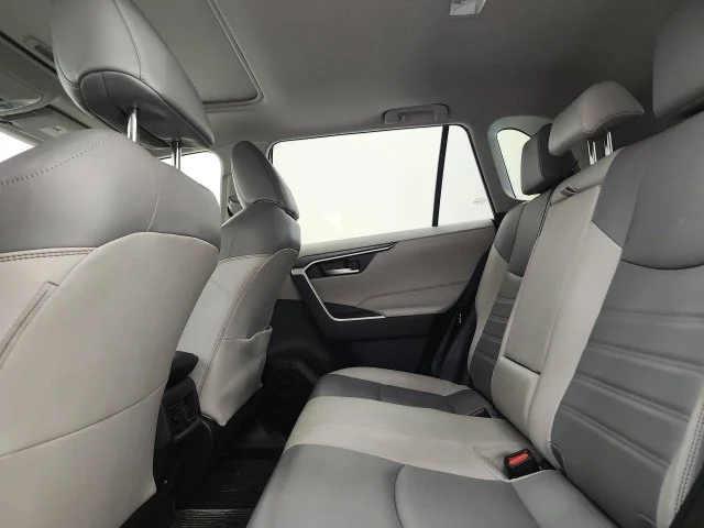 Used 2021 Gray Toyota XLE Premium image 10
