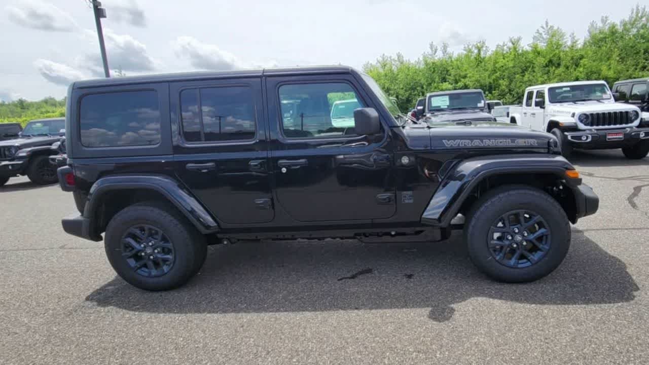 New 2026 Black Clear-Coat Exterior Paint Jeep 85th Anniversary image 9