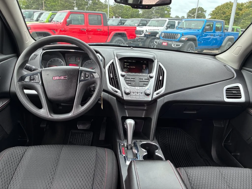 Used 2015 Black GMC SLE-1 image 13