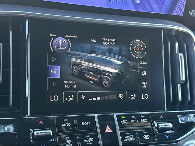 New 2026 Eminent White Pearl Lexus LX 700h LUXURY image 30
