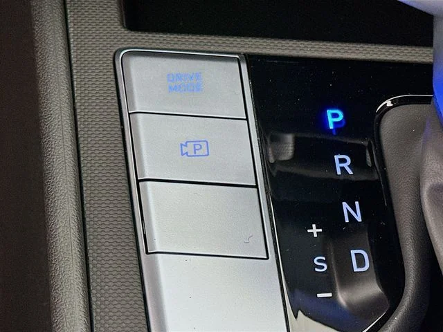 New 2026 White Hyundai SE image 18