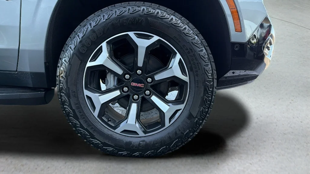 Used 2026 Sterling Metallic GMC AT4 image 29