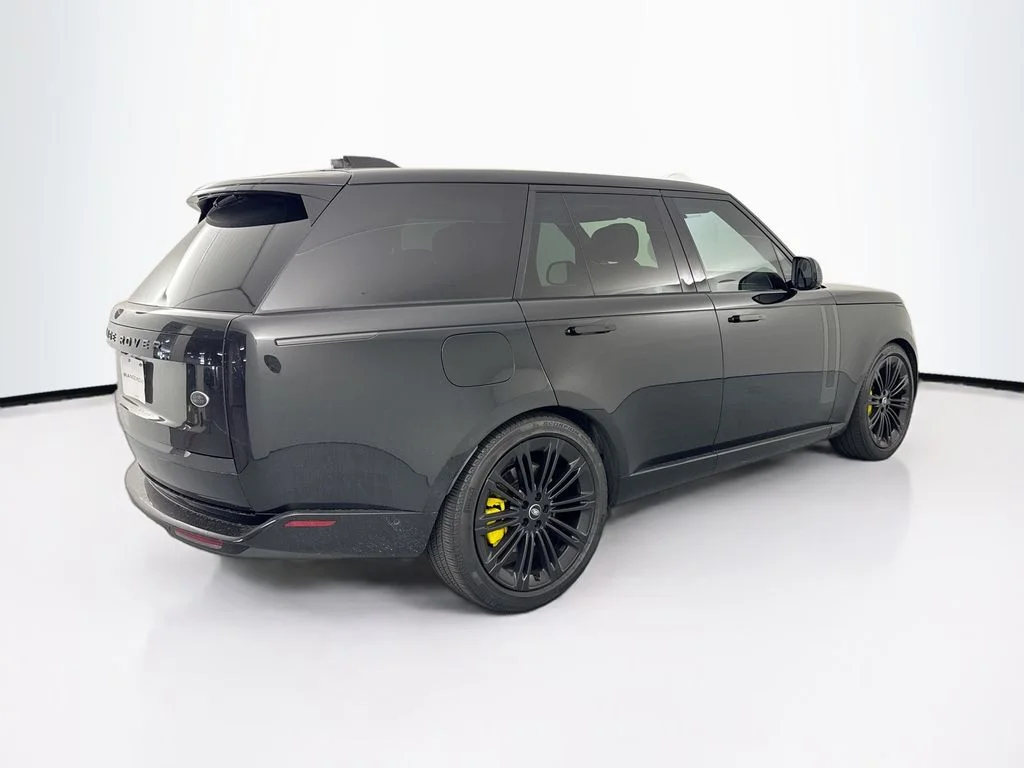 Used 2023 Black Land Rover SE image 5