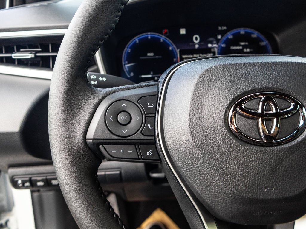 New 2027 Wind Chill Pearl with Black roof <sup>1</sup> Toyota  SE image 21
