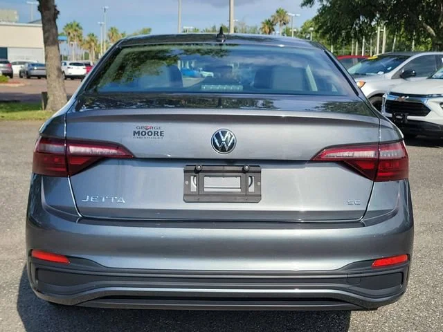 2024 Volkswagen Jetta SE - Photo 9