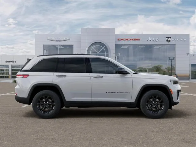 New 2026 Bright White Clear-Coat Exterior Paint Jeep Altitude image 47