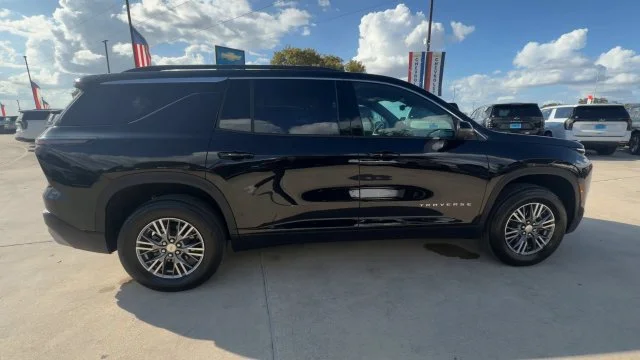 2026 Chevrolet Traverse LT - Photo 9