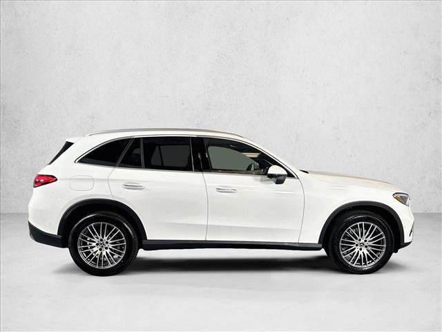 New 2026 Polar White Mercedes-Benz GLC 300 image 34