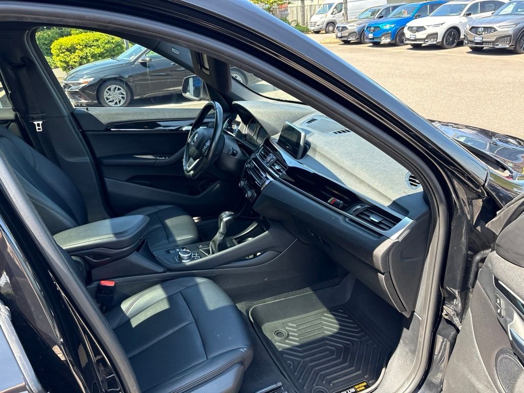 Used 2018 Jet Black BMW xDrive28i image 23