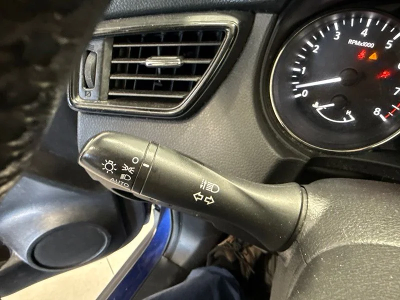 Used 2019 Blue Nissan S image 20