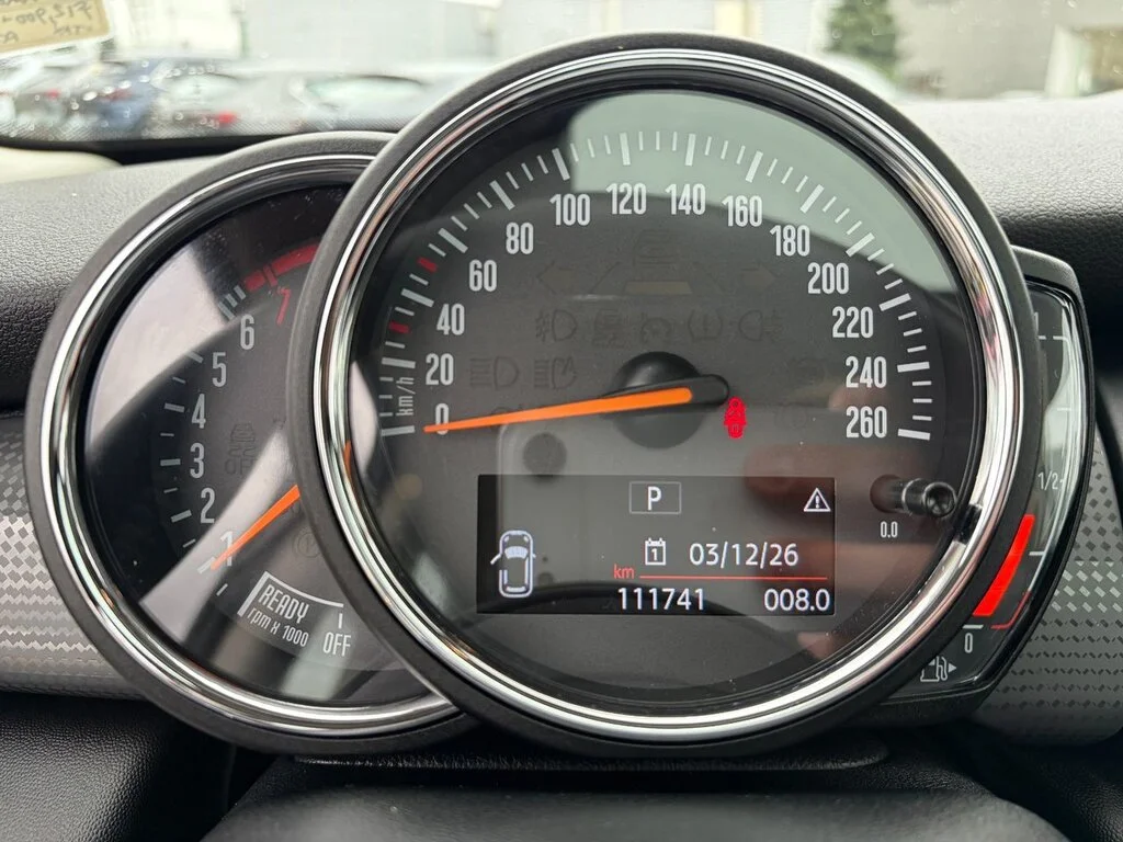 Used 2018  MINI 3 Door Great price,Fun to drive,Financing availa image 22
