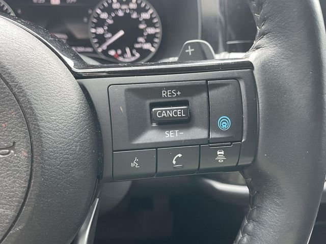 Used 2022 Scarlet Nissan SL image 25