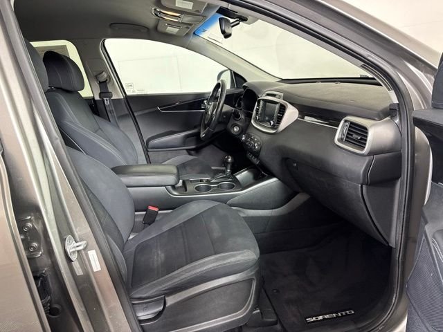 Used 2017 Silver Kia LX image 4