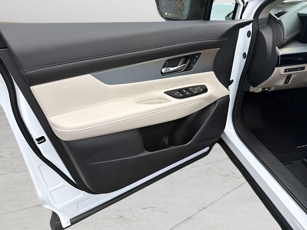 New 2026 White Nissan SL image 15