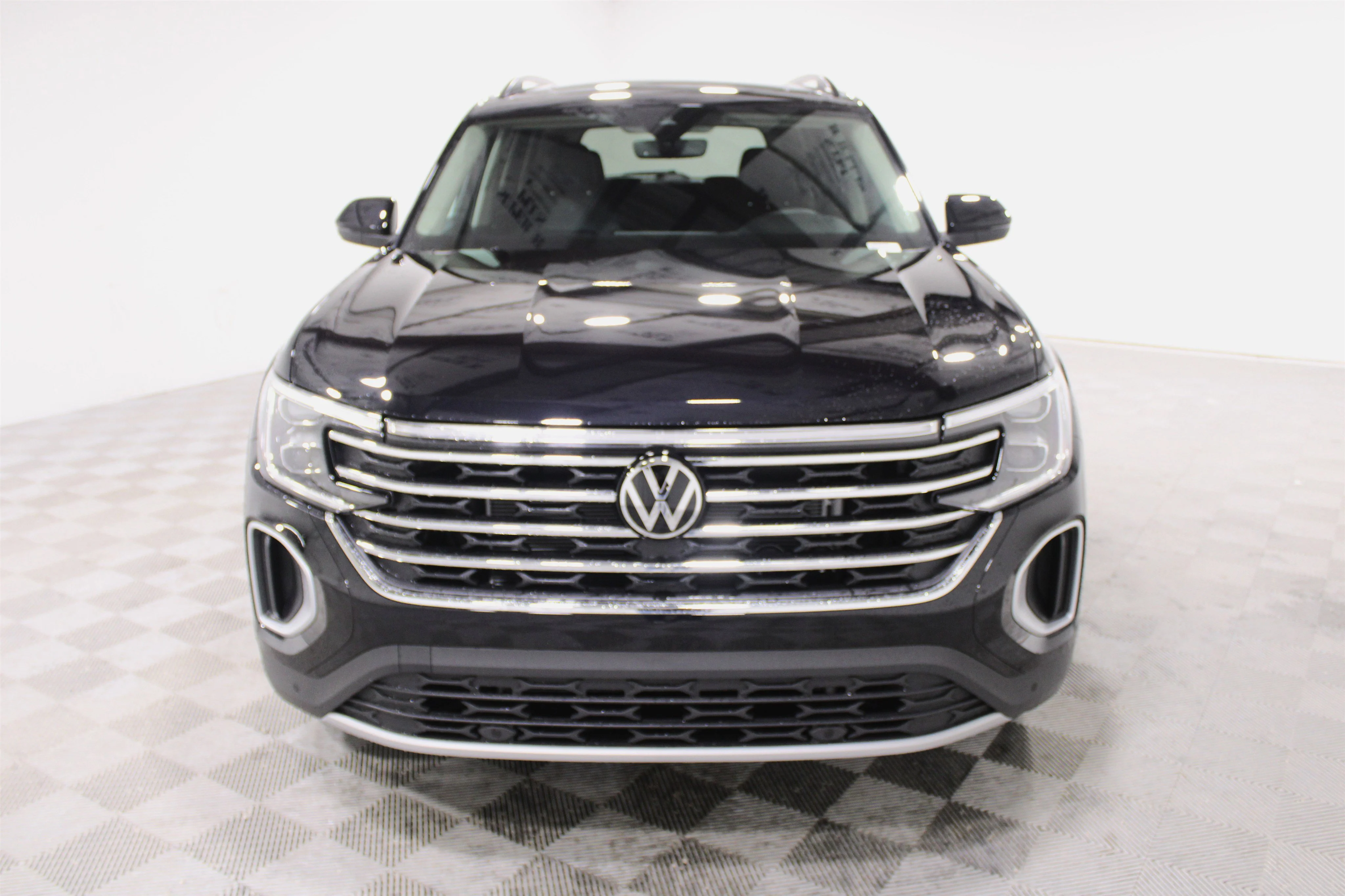 New 2026 Deep Black Pearl Volkswagen 2.0T SE w/Technology image 34