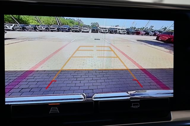 Used 2025 Onyx Black GMC Elevation image 28
