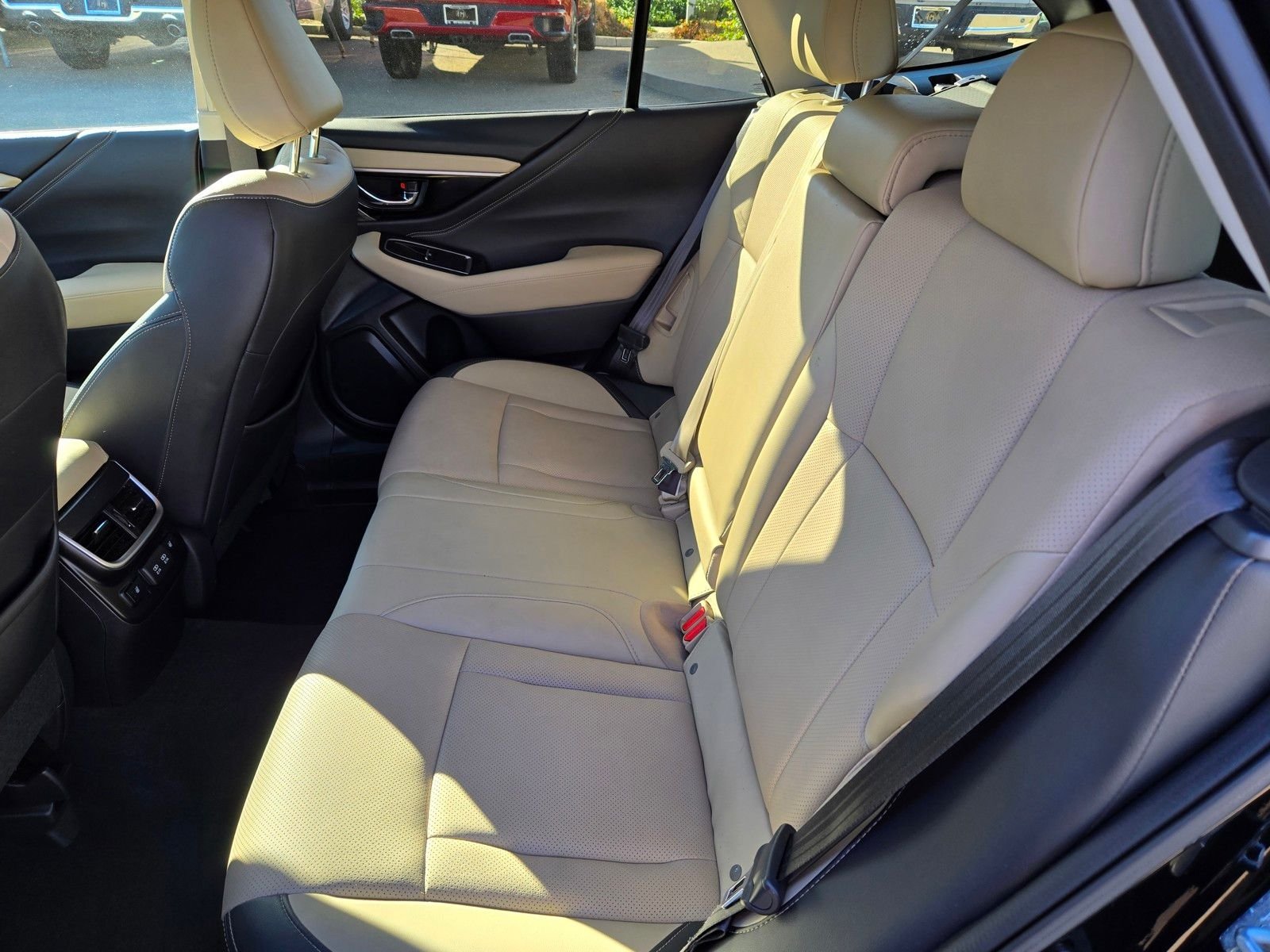 2022 Subaru Outback Limited - Photo 9