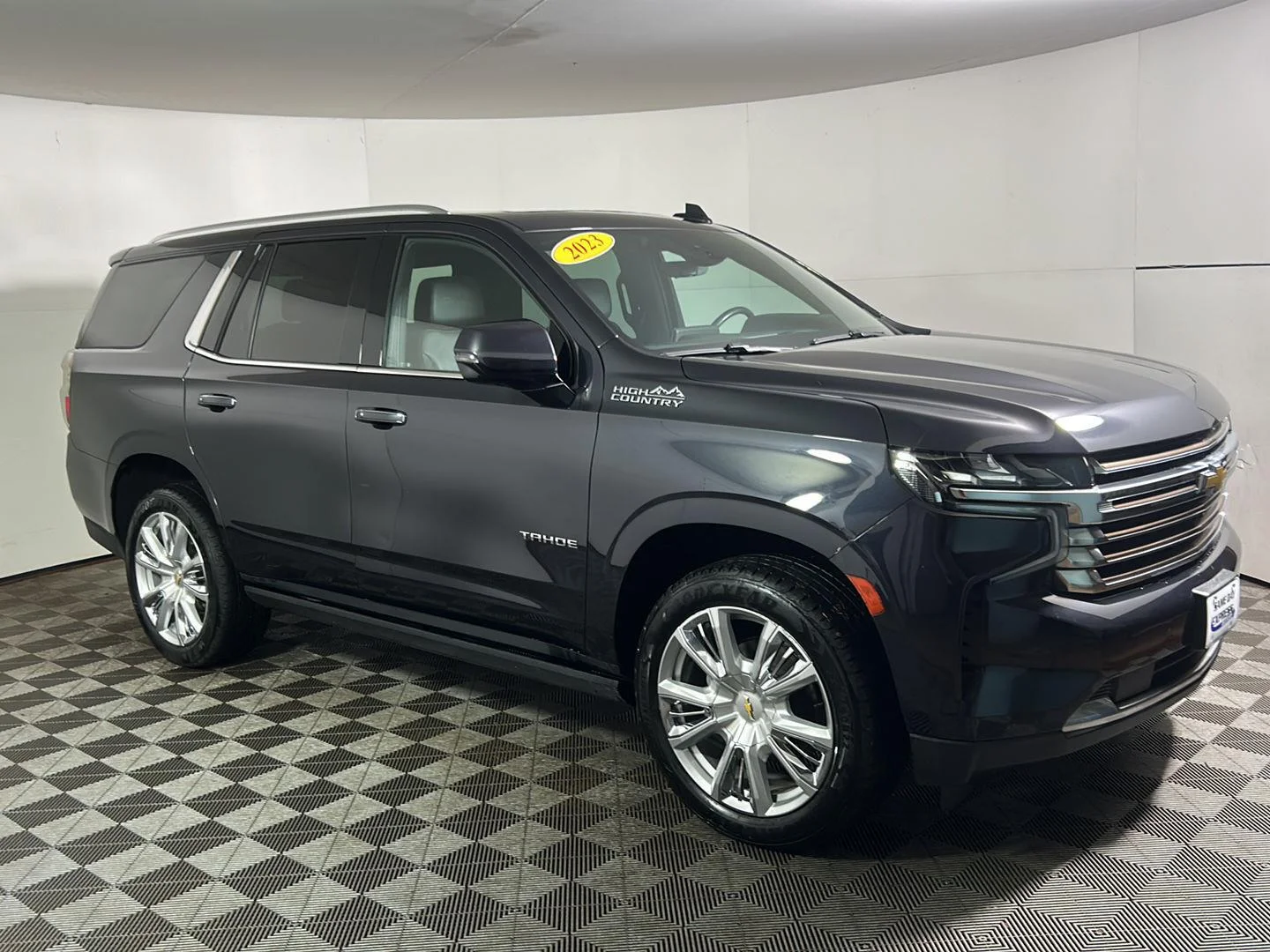 Used 2023 Dark Ash Metallic Chevrolet High Country image 5
