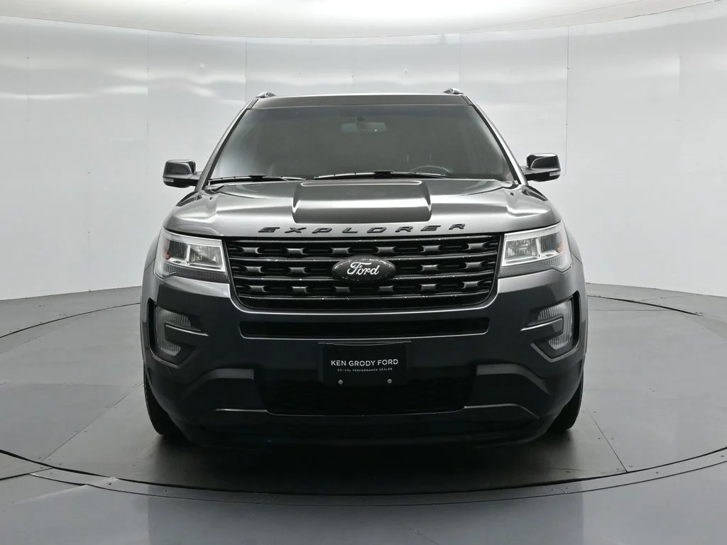 Certified Used 2017 Gray Ford XLT image 24