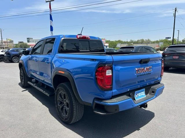 Used 2025  GMC Elevation image 5