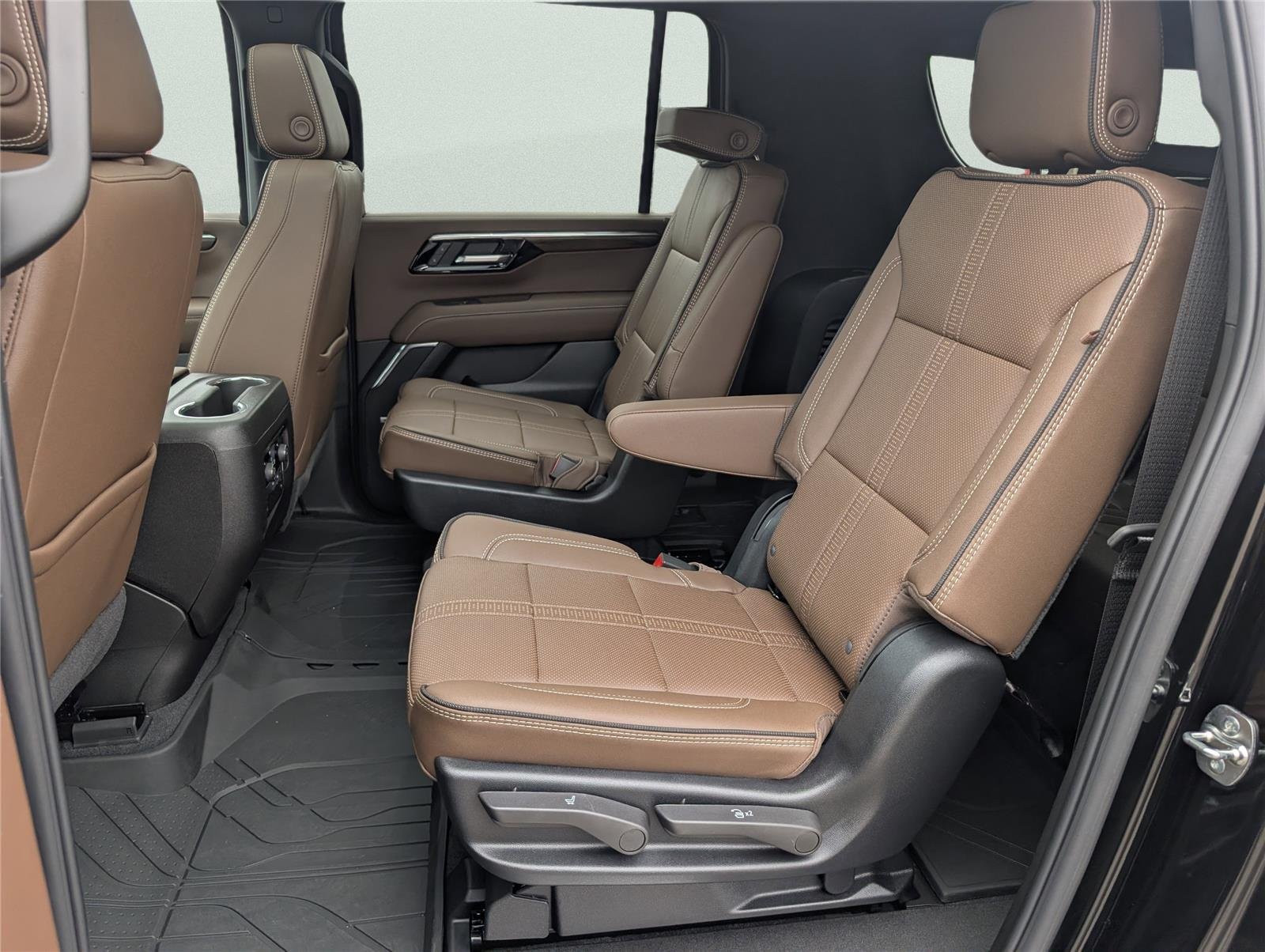 2026 Chevrolet Suburban High Country - Photo 14