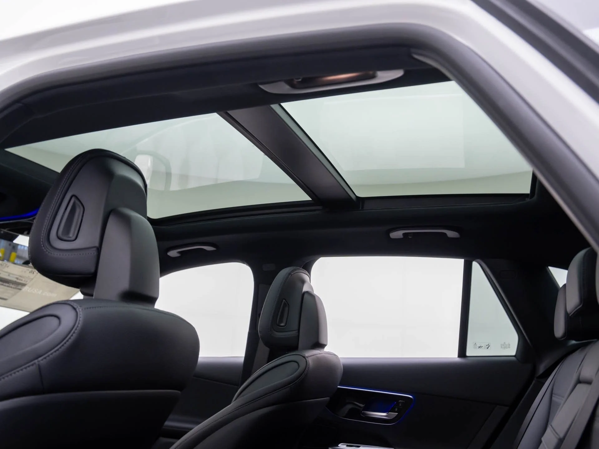 New 2026 White Mercedes-Benz GLC 300 image 17