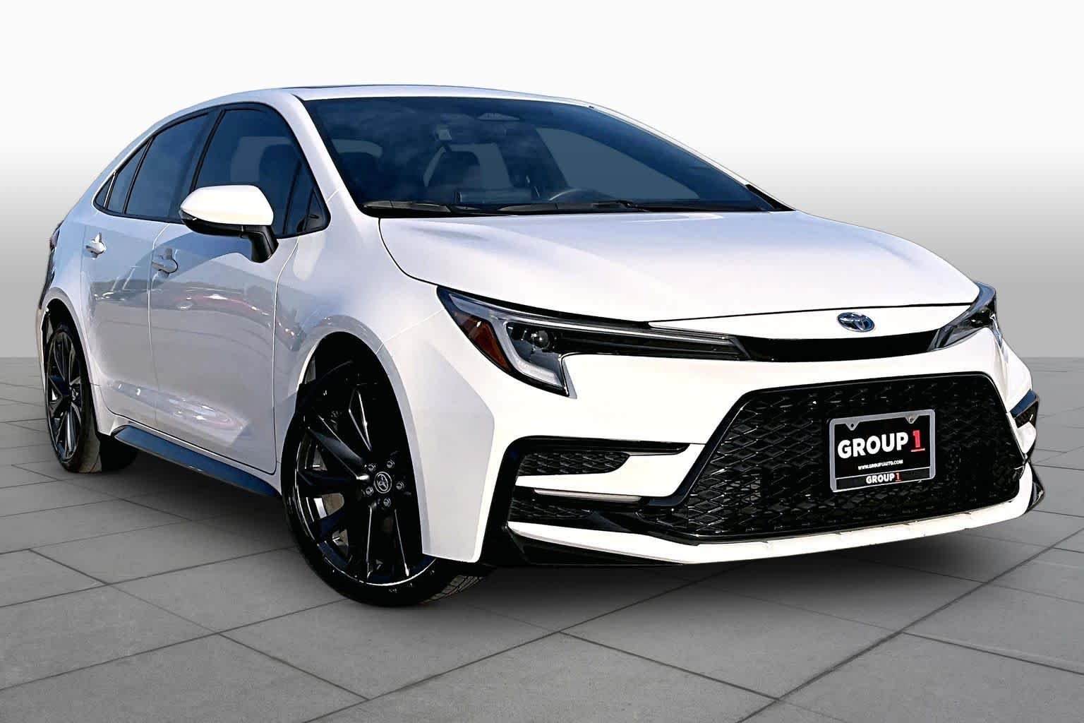 Used 2023 Ice Cap Toyota Hybrid SE image 3