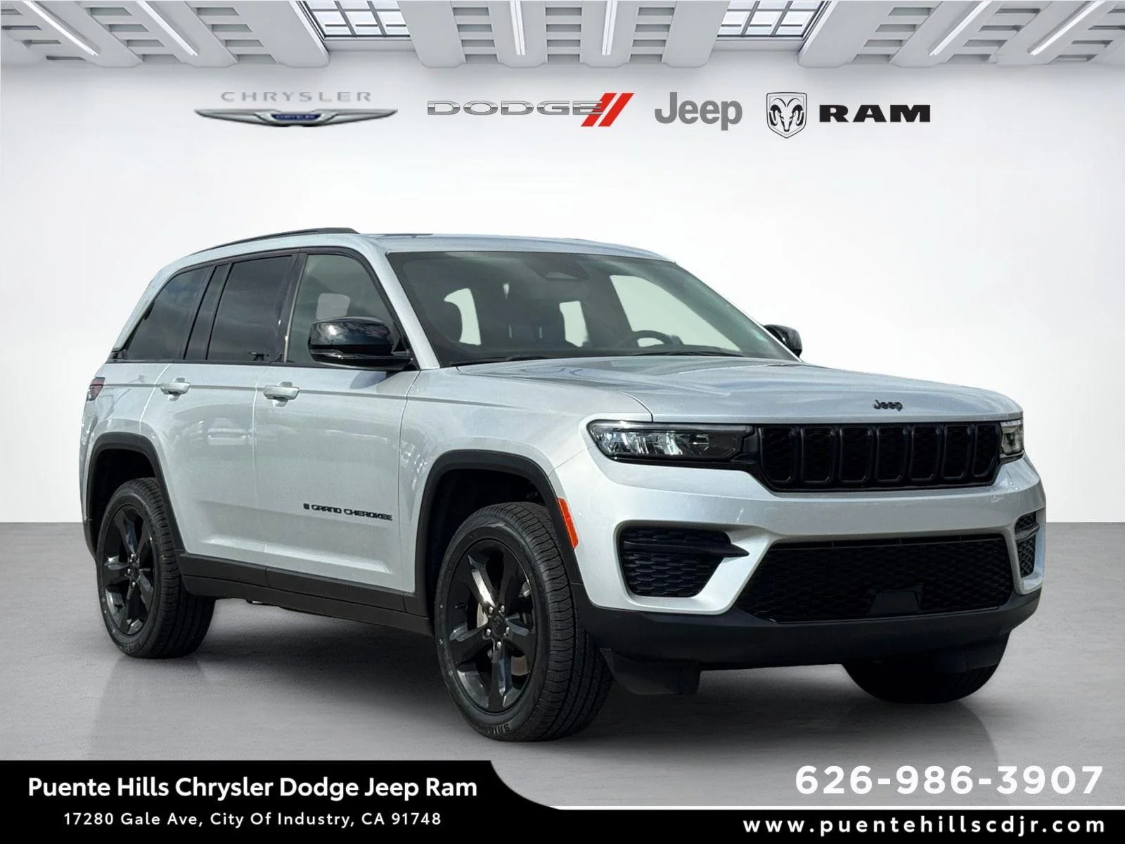 2023 Jeep Grand Cherokee Altitude 4x4's photo