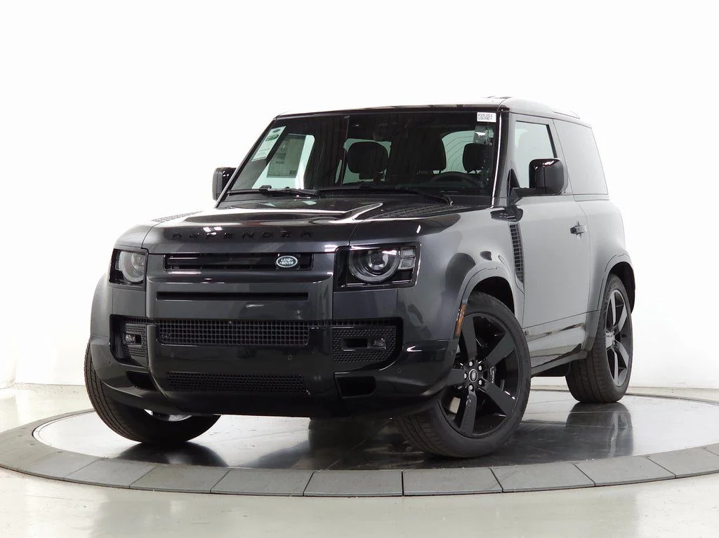 2025 Land Rover Defender 90 V8 P525's photo