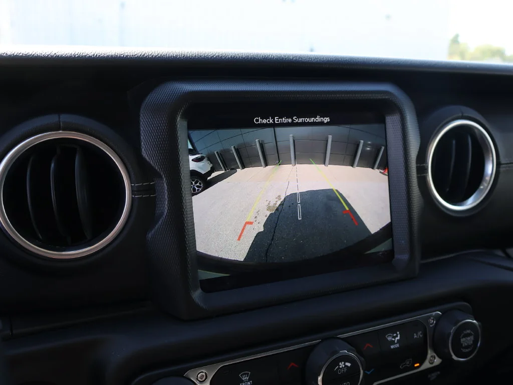 Used 2018 Gray Jeep Unlimited Sahara image 32