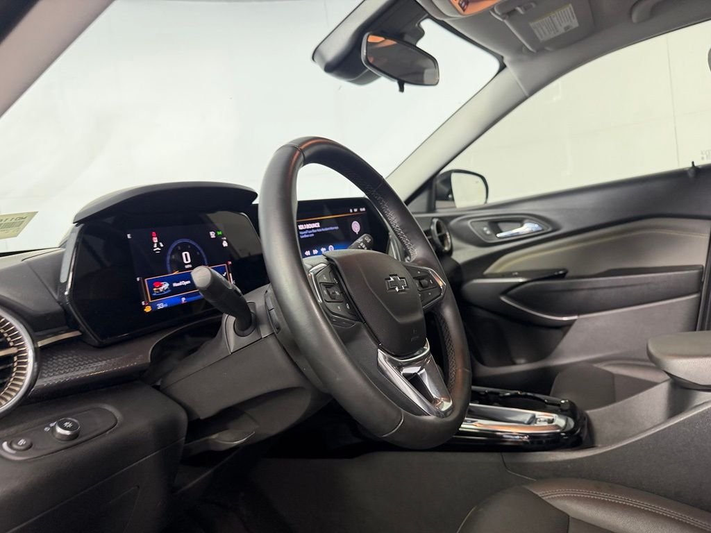 Certified Used 2025 White Chevrolet ACTIV image 22