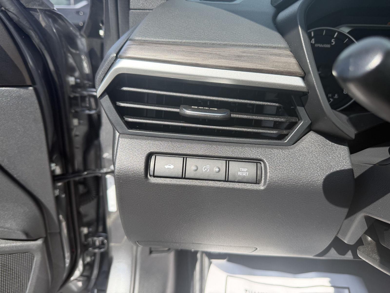 Used 2025 Gun Metallic Nissan SV image 20