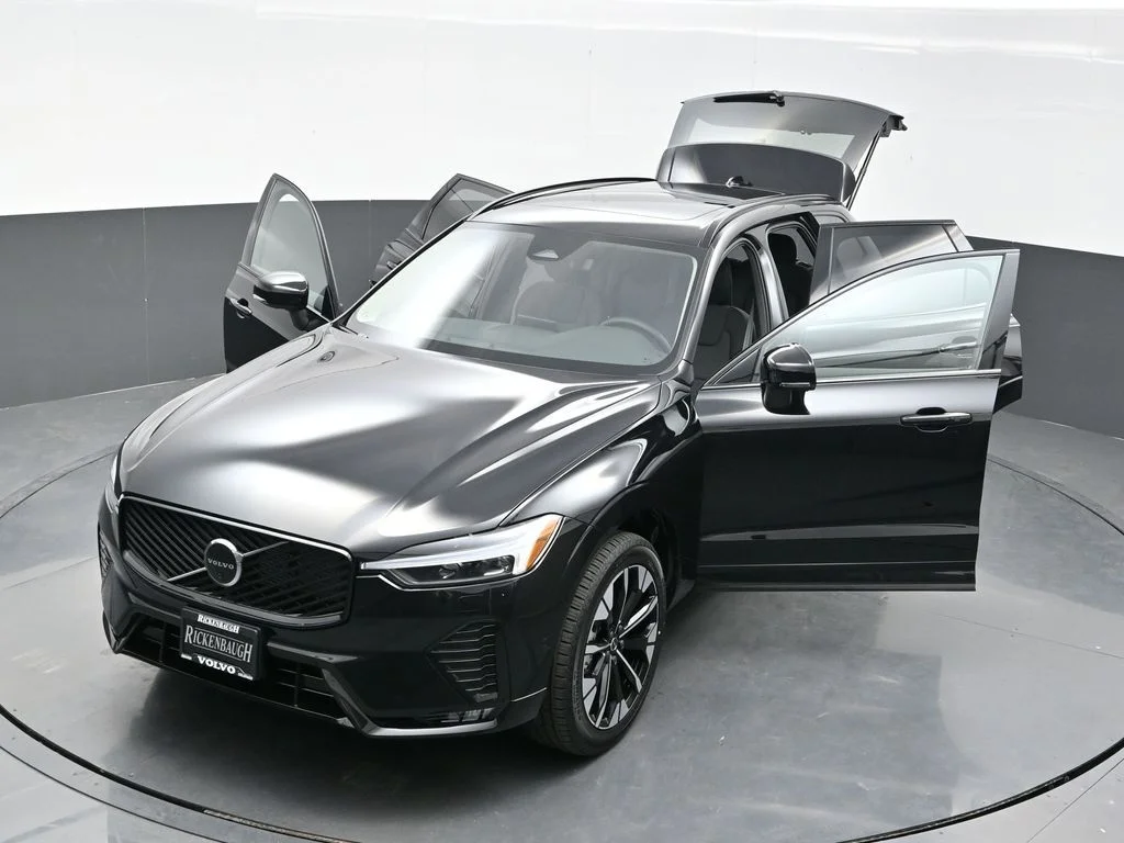 2026 Volvo XC60 Plus - Photo 26