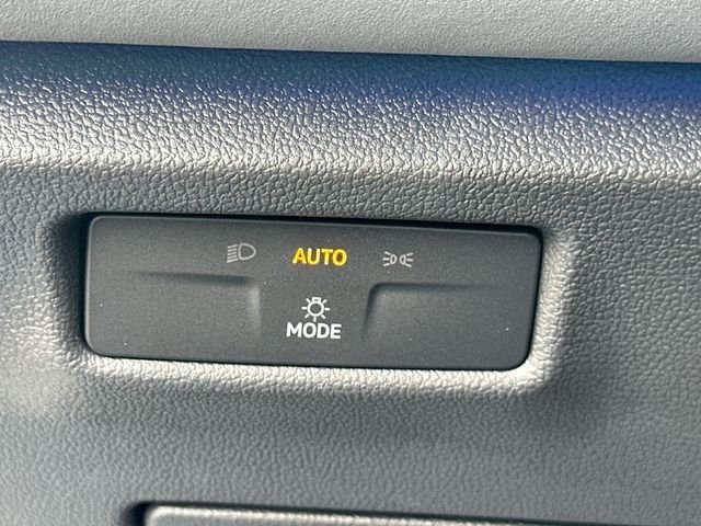 New 2026 Pure White Volkswagen 2.0T SE image 32