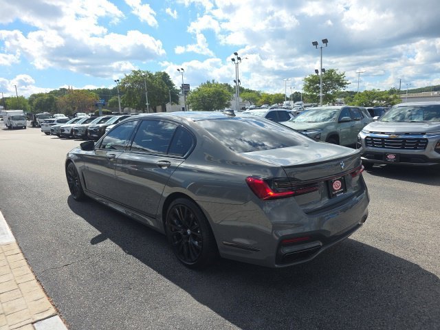 Used 2022 Gray BMW 750i xDrive image 4