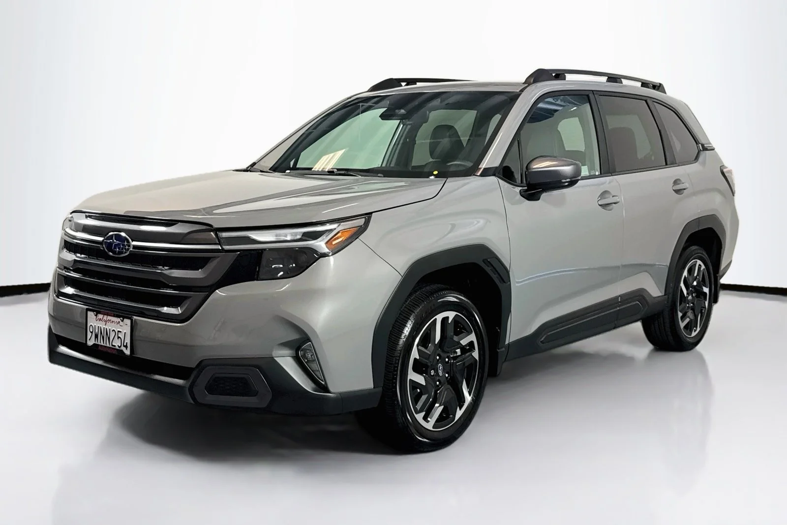 Used 2026 River Rock Pearl Subaru Limited image 1