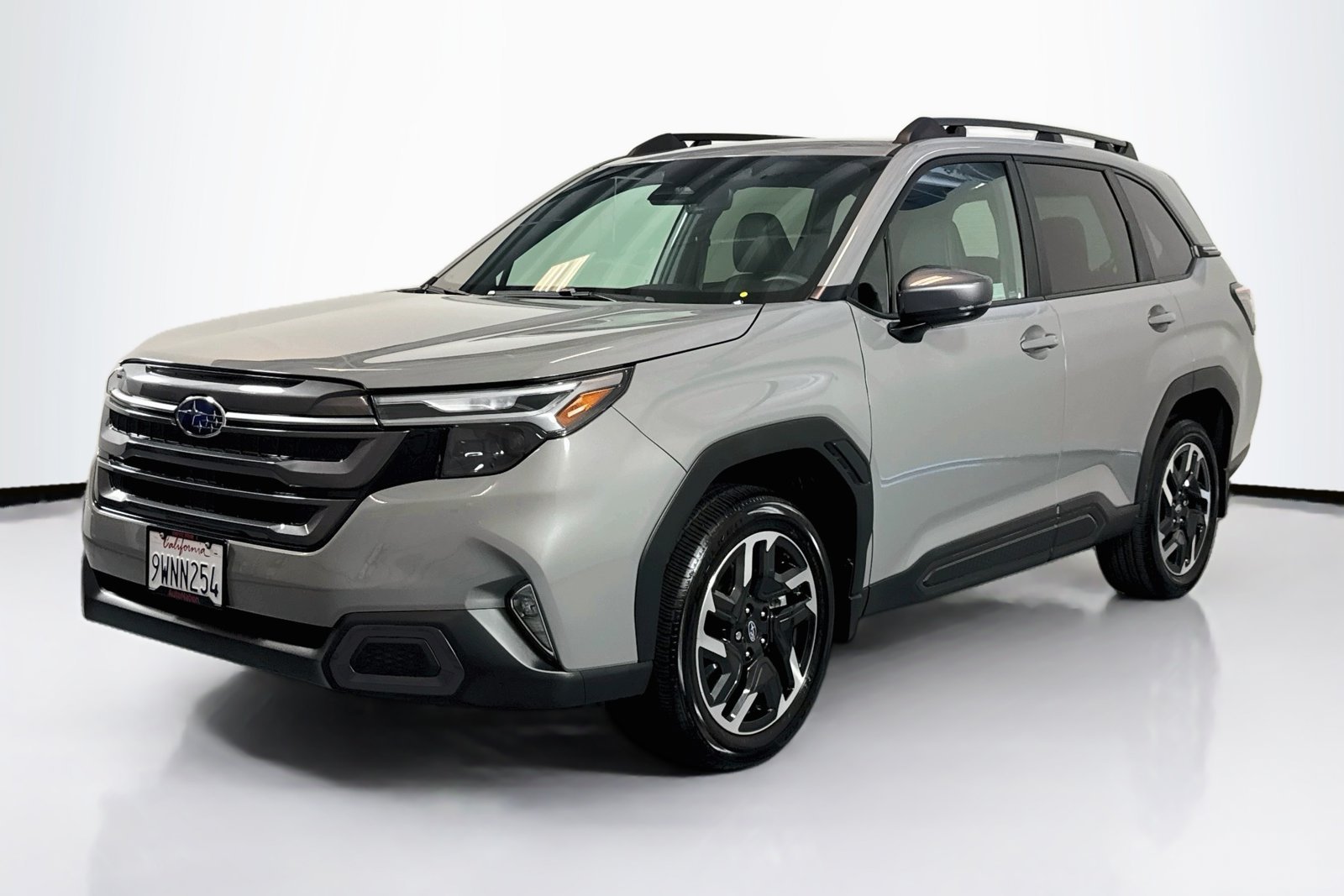 Used 2026 River Rock Pearl Subaru Limited image 1